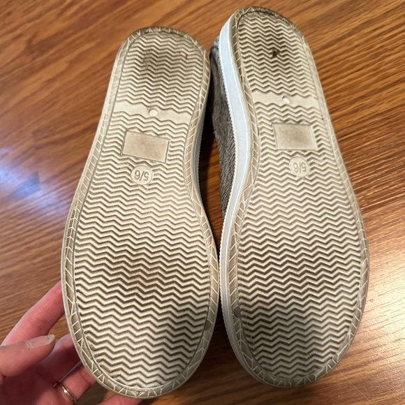 Heather Gray Slip-On Memory Foam Shoes - Picture 3 of 3